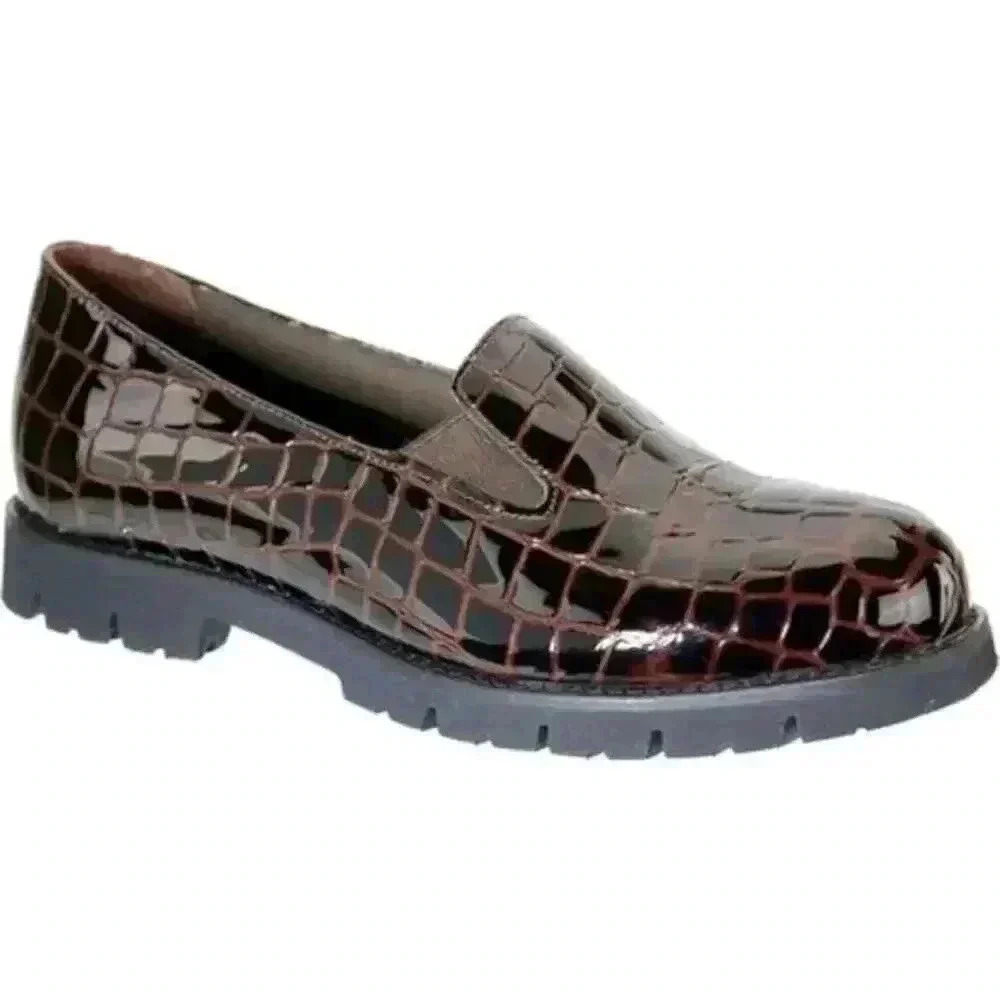 NWOT DAVID TATE PEARL BROWN PATENT LEATHER WOMEN’S SIZE 6.5